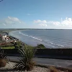 Glenart House Bed & Breakfast 4*